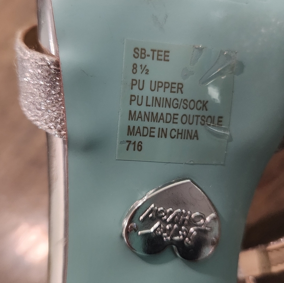 Betsey Johnson Elegant Silver High Heel Sandals Strappy Sz 8.5 - Picture 6 of 6